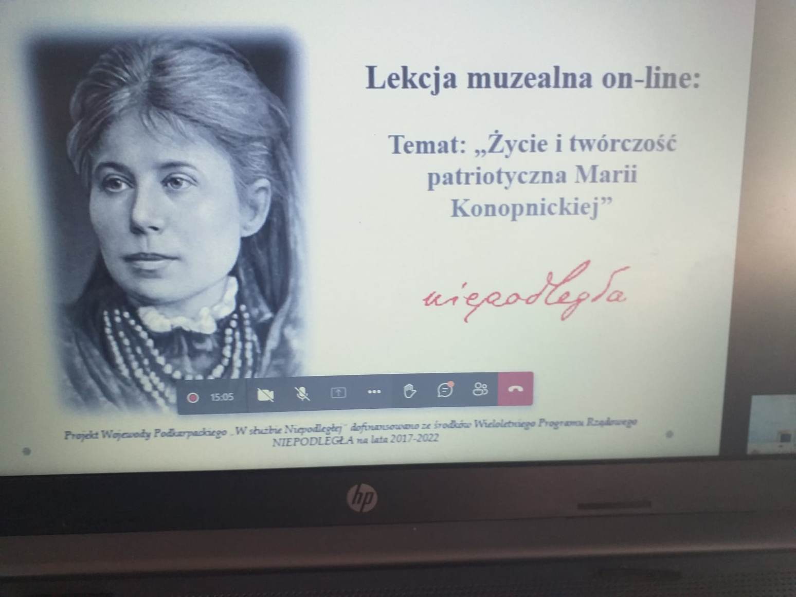 Na zdjęciu widoczny temat zajęć i portret Marii Konopnickiej.